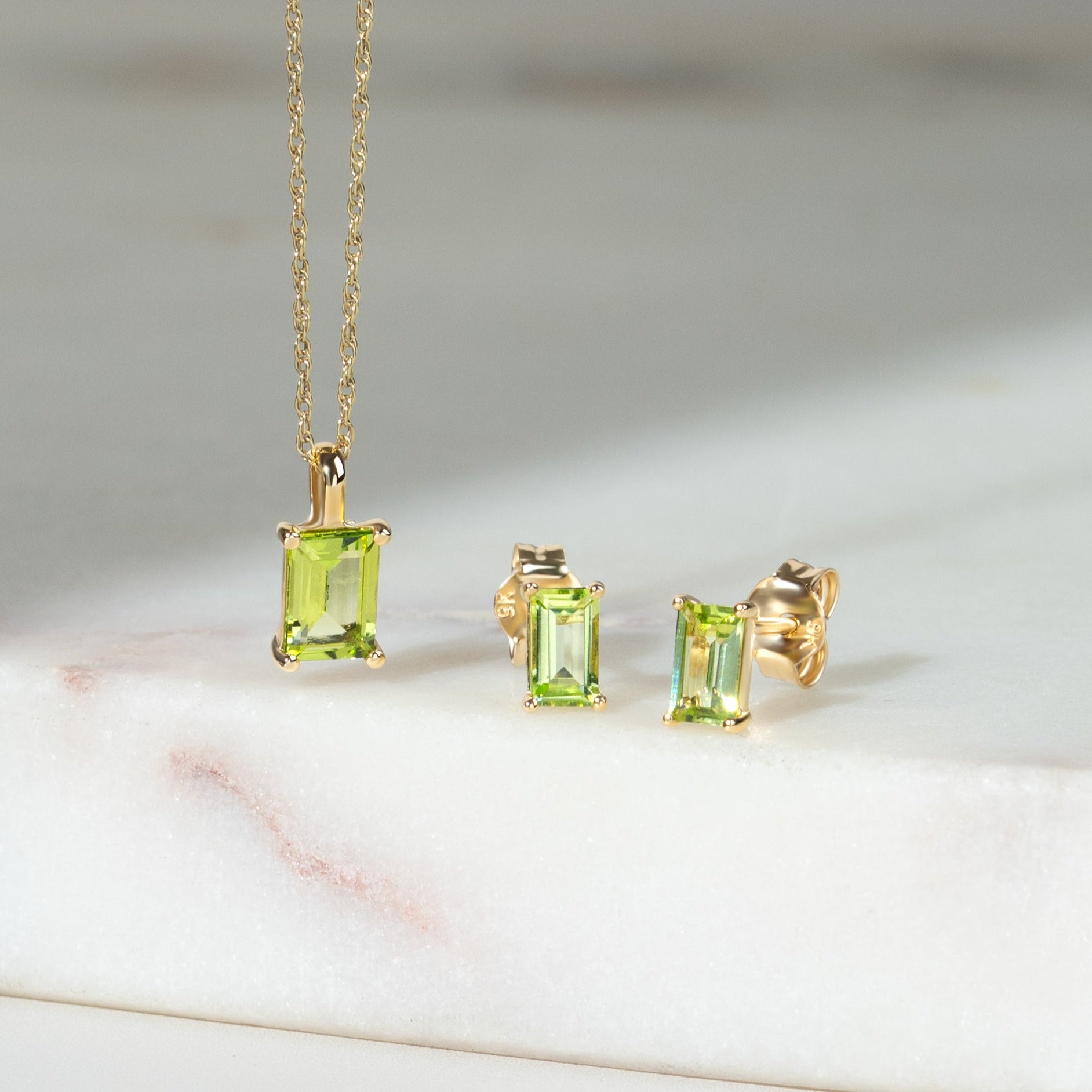 Classic Baguette Peridot Pendant in 9ct Yellow Gold